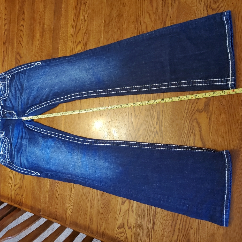 Rock revival Jean's
